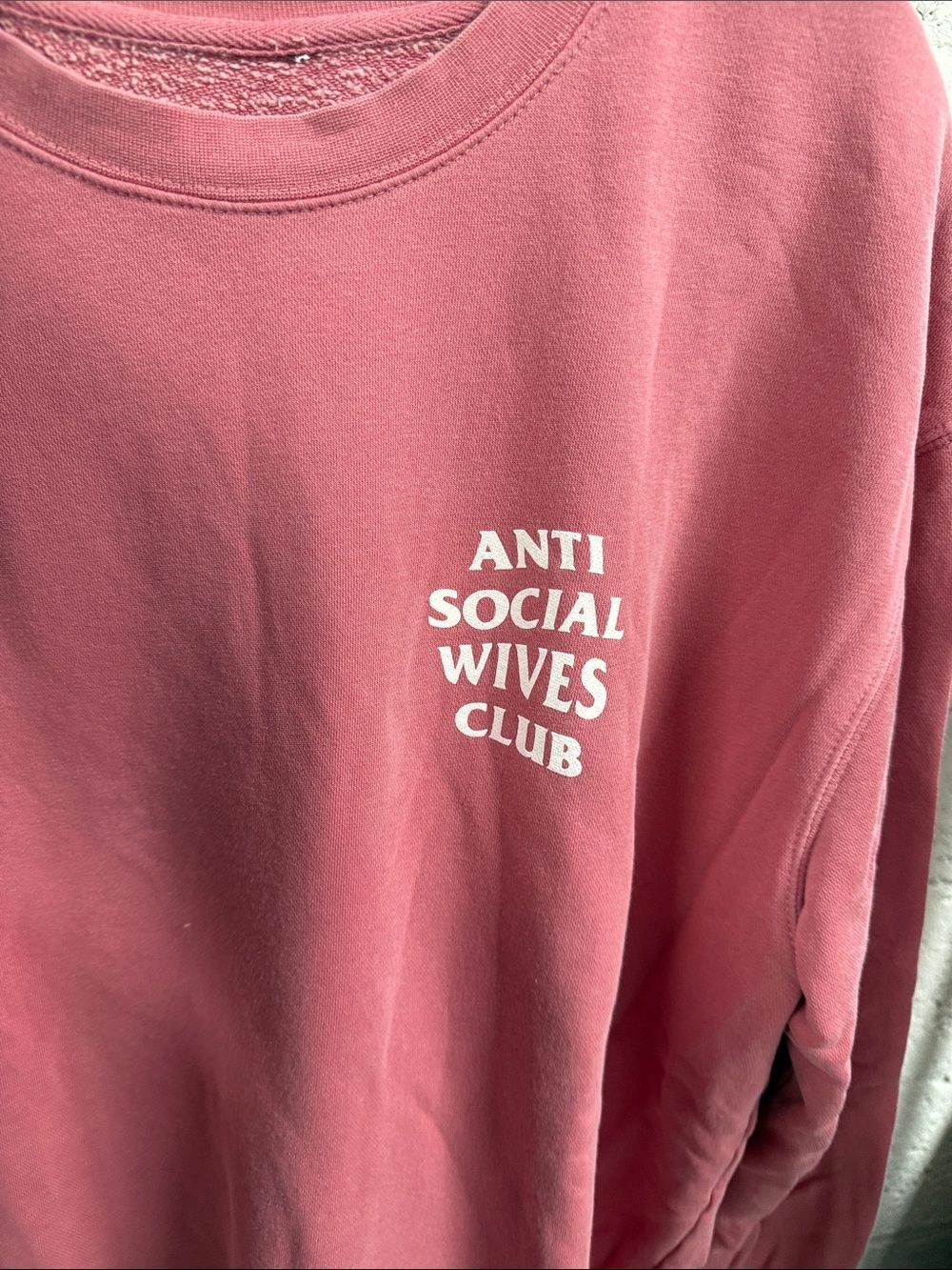 Anti Social Wives Club Pink Graphic Crewneck Long Sleeve Sweater Size Large - Picture 3 of 3